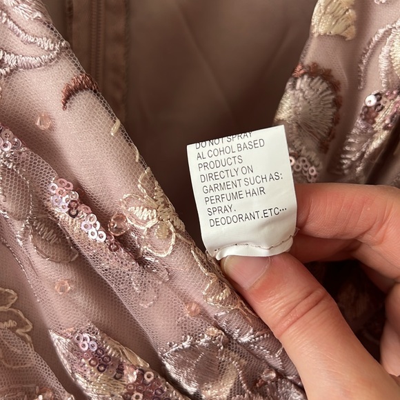 Mac Duggal Embellished V Neck Illusion Long Sleeve A Line Gown in Rose Size 12 - Picture 10 of 12